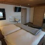 Gaestehaus Schreiner Apartamento *